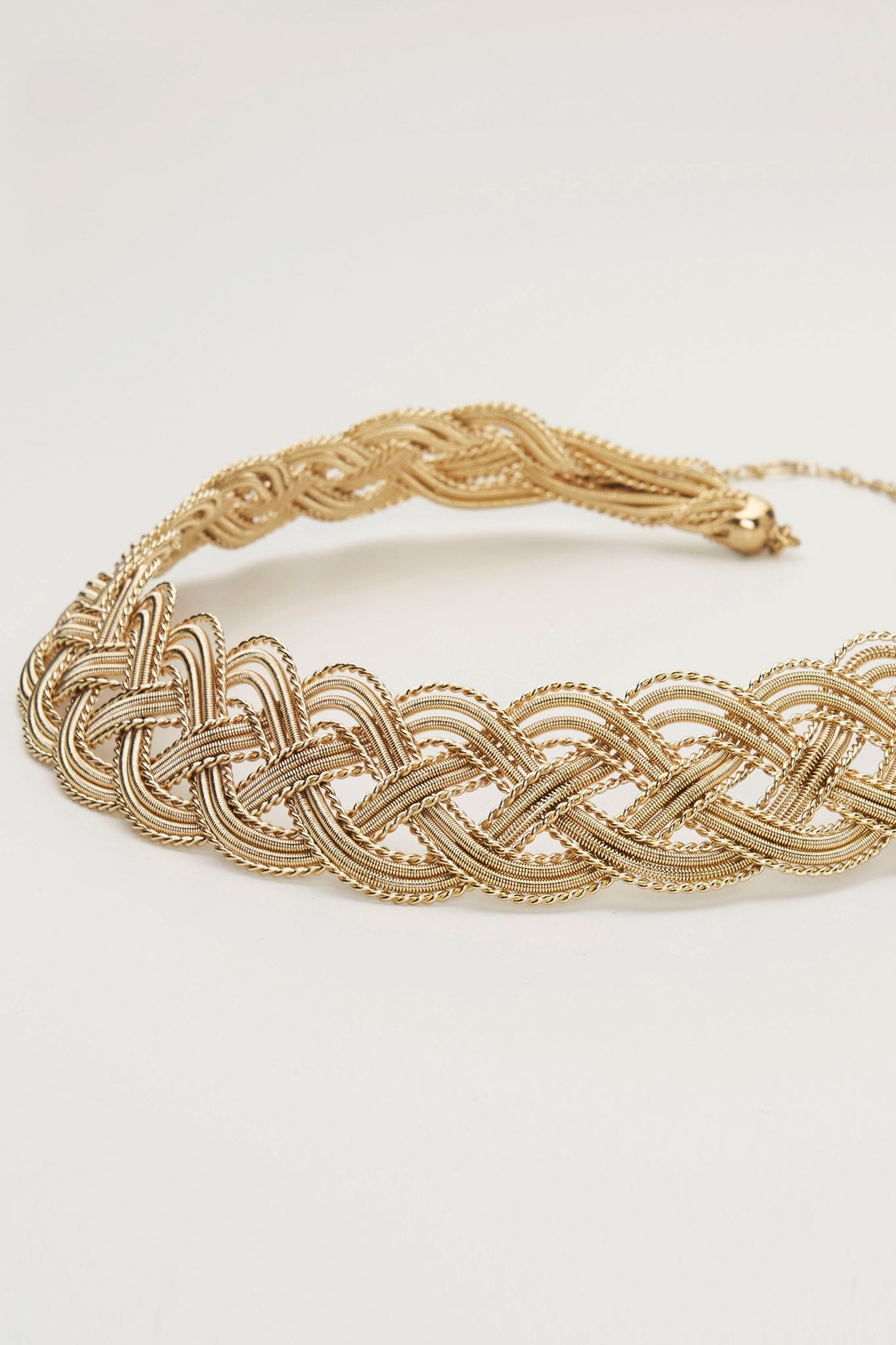 Lova Handmade Wicker Necklace (Gold)