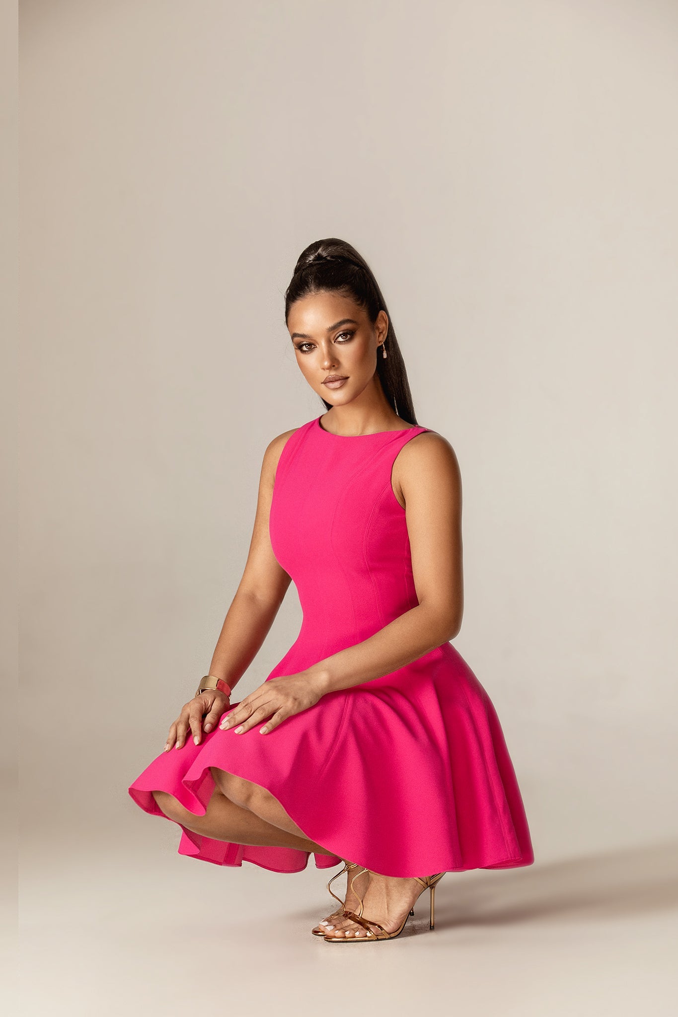 Rosilyn Swing Crepe Mini Dress (Fuchsia)